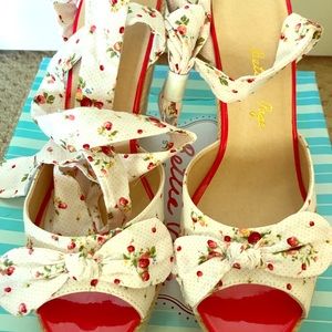 Bettie Page Shoes by Ellie! New in Box size 8